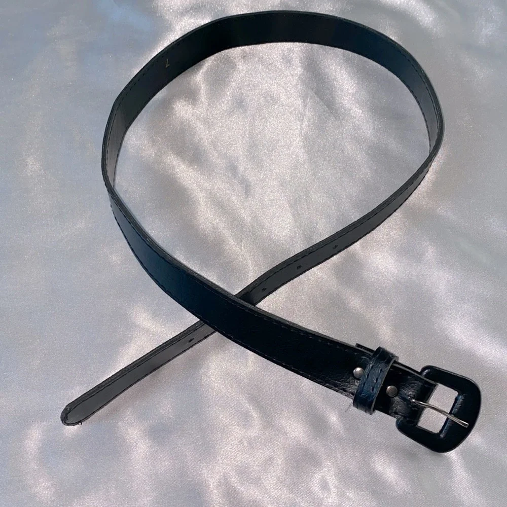 Stylish Women’s Small/Medium adjustable Belt  -‎ like new